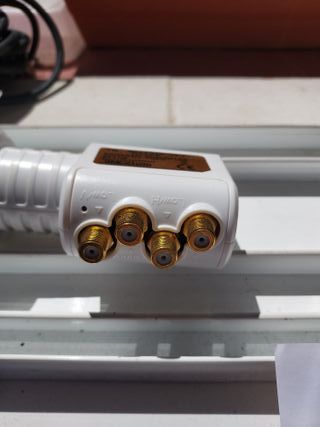 LNB Quatro Universal SMART Titanium
