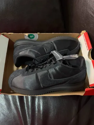 Nike Cortez nere
