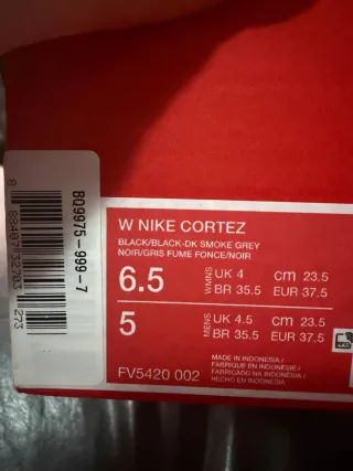 Nike Cortez nere
