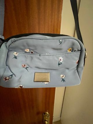 Bolso Parfois azul con flores