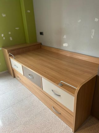 Cama individual de madera con cajones
