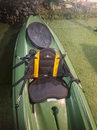 Kayak beige y verde