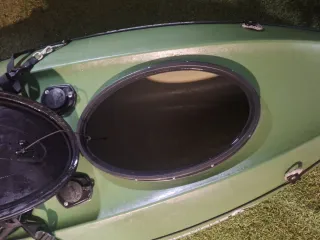 Kayak beige y verde