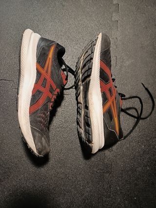 Zapatillas Asics gel Negras y Rojas