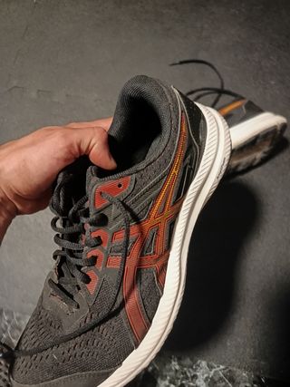 Zapatillas Asics gel Negras y Rojas
