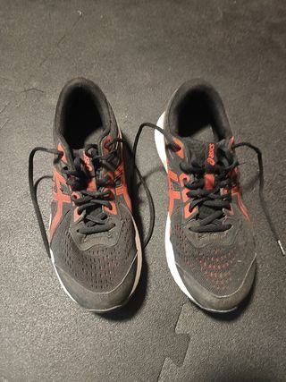 Zapatillas Asics gel Negras y Rojas
