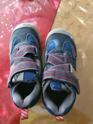 Zapatos niño azul y rojo talla 28