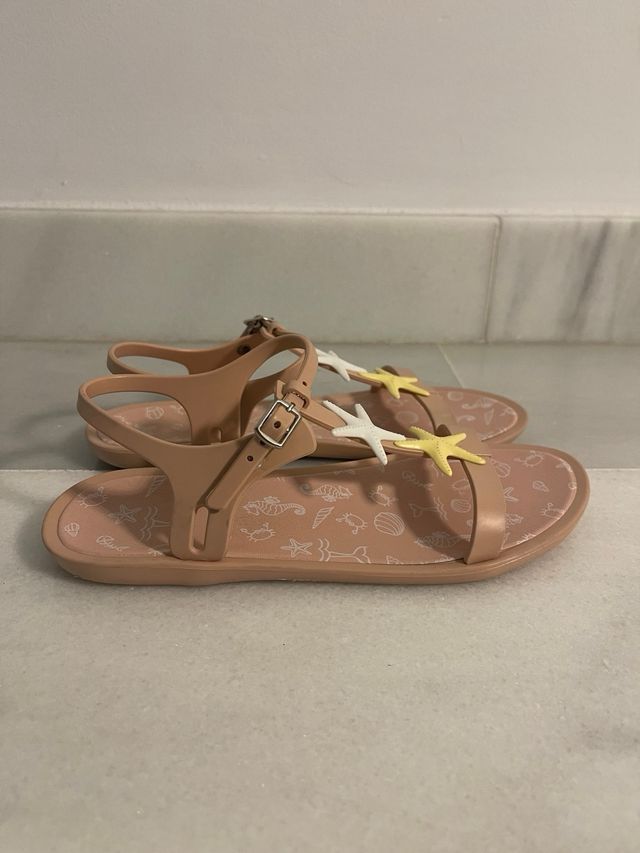 Sandalias de goma niña con estrellas Talla 32