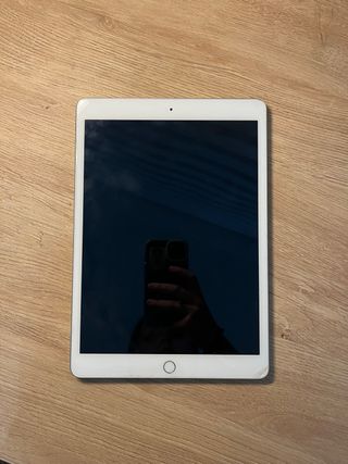iPad di settima generazione bianco
