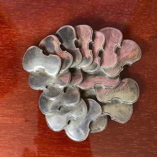 Escultura Arman Acumulación Violines 1983