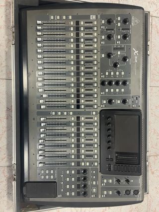 Consola Behringer X32