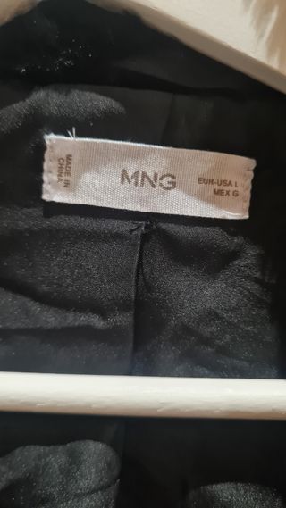 Chaqueta negra de pelo Mango  Talla S