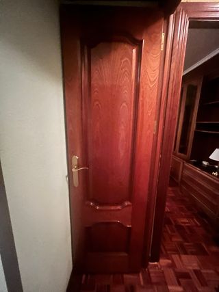 Puerta de madera interior
