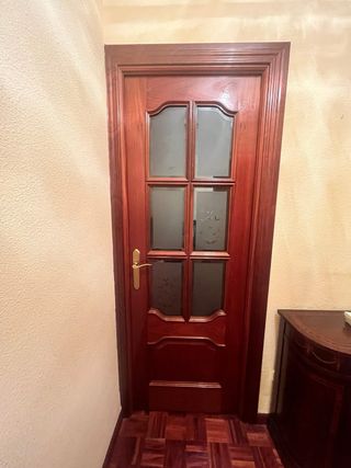 Puerta de madera interior