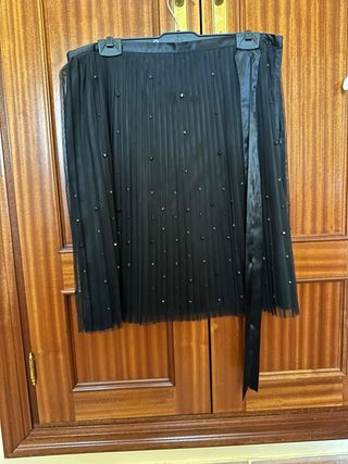 Falda negra con brillo y lentejuelas