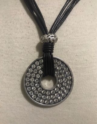 Collar/Gargantilla con pedrería sin estrenar