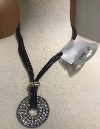 Collar/Gargantilla con pedrería sin estrenar