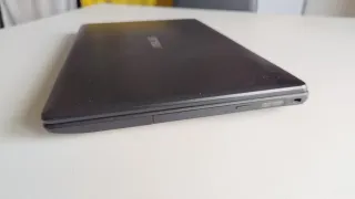 Portátil Asus X552L