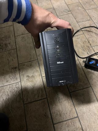 UPS Trust 800VA