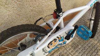 Bicicleta infantil Btwin blanca