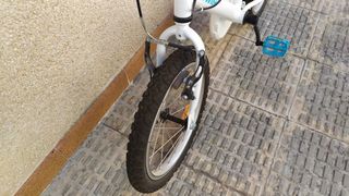 Bicicleta infantil Btwin blanca