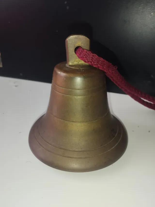 Campana bronce con badajo