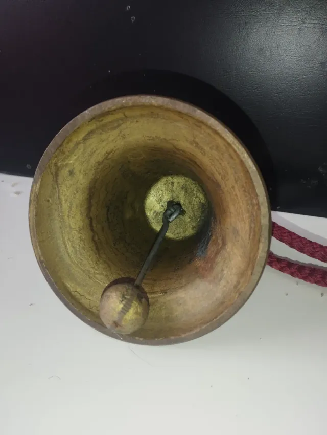 Campana bronce con badajo