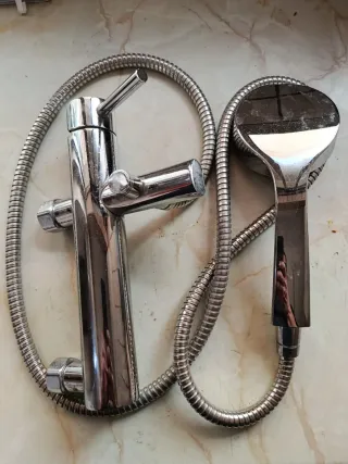 Grifo Ducha Cromado con Manguera y Mango