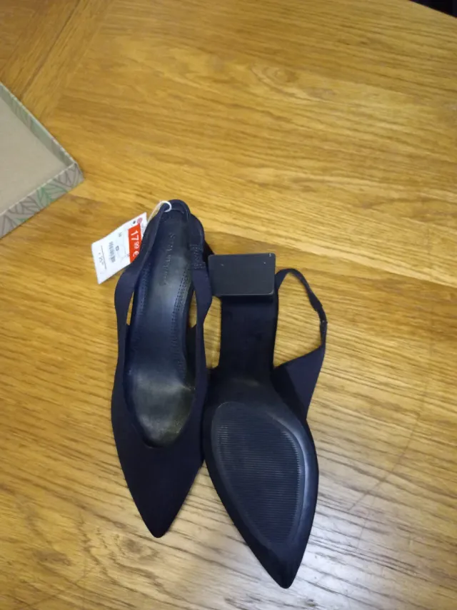 Tacones negros Stradivarius
