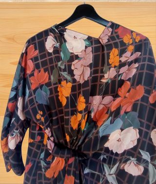 Blusa camisa talla L G 40 Mango tela tipo satén
