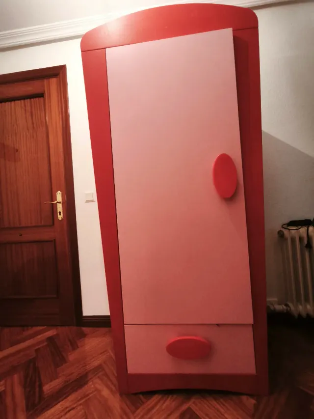 Armario infantil Ikea rosa