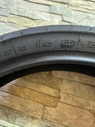 Juego de neumáticos Pirelli Angel City