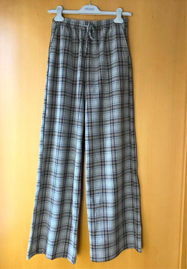 Pantalón cuadros Stradivarius