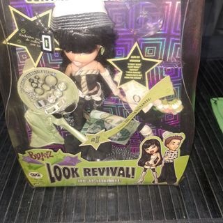 Bambola doll BRATZ Flashback neve Jade 