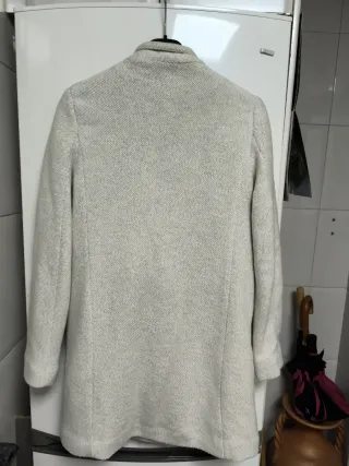 Chaqueta Stradivarius beige