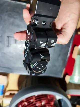 Pulsantiera Alzacristalli Ford Fiesta Mk8