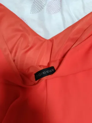 Blusa roja con volantes
