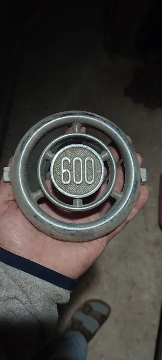 Insignia Seat 600
