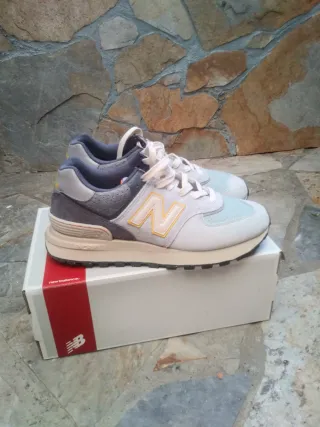 New Balance 574 Beige y Azul