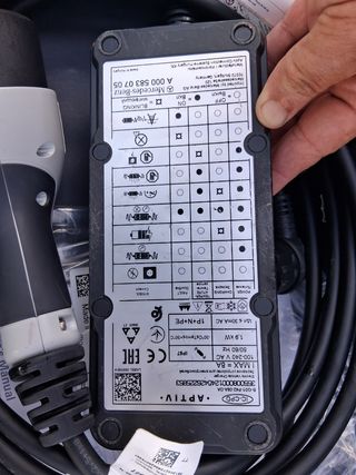 Cargador  de coche eléctrico Mercedes 