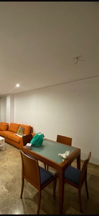 Conjunto mesa y 4 sillas madera