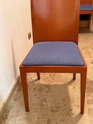 Conjunto mesa y 4 sillas madera