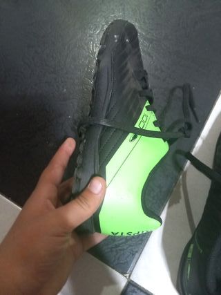 Botas de fútbol KIPSTA negras y verdes