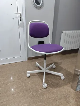 Silla giratoria de oficina púrpura