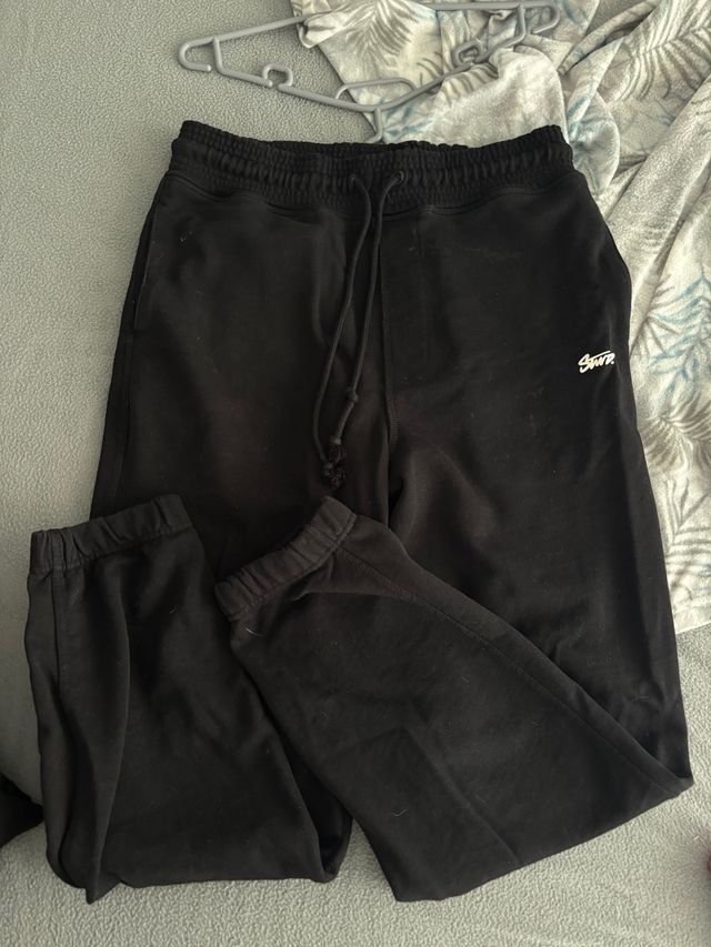 Pantalón de chándal negro con cordón