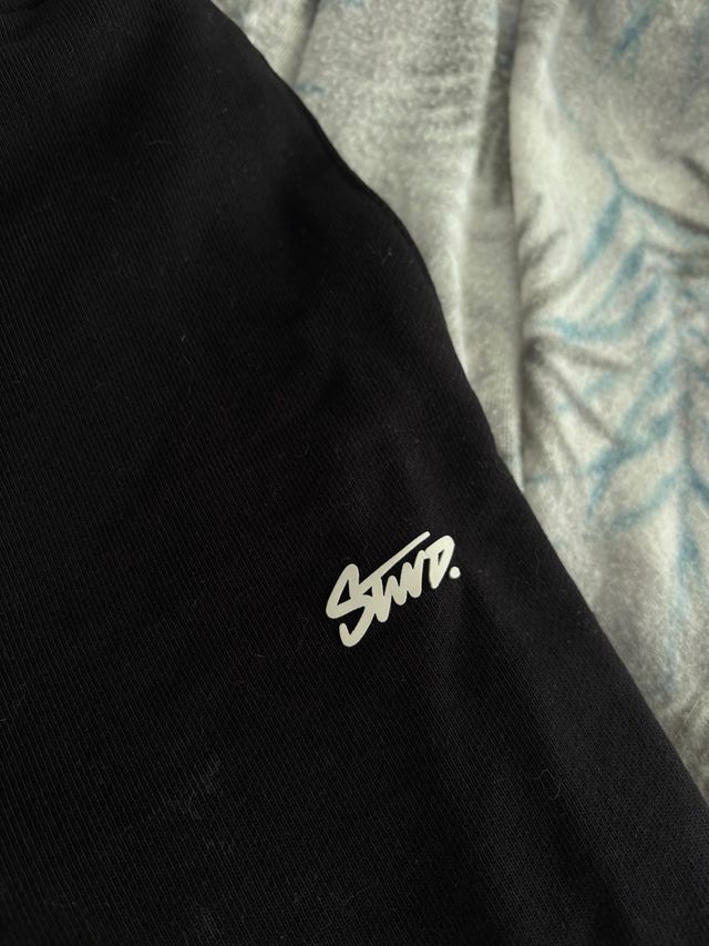 Pantalón de chándal negro con cordón