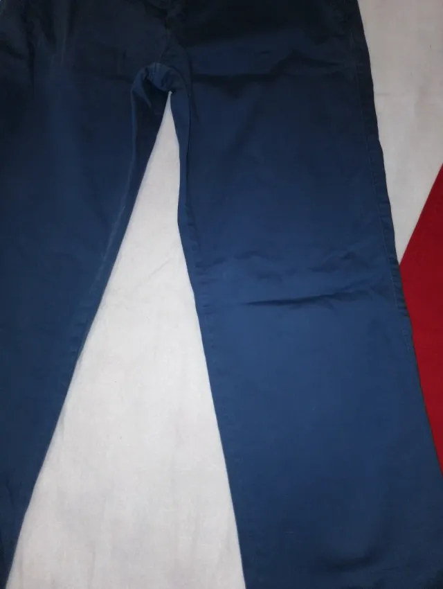 Pantalón chino azul