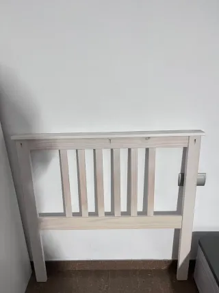 Cabezal de madera blanco
