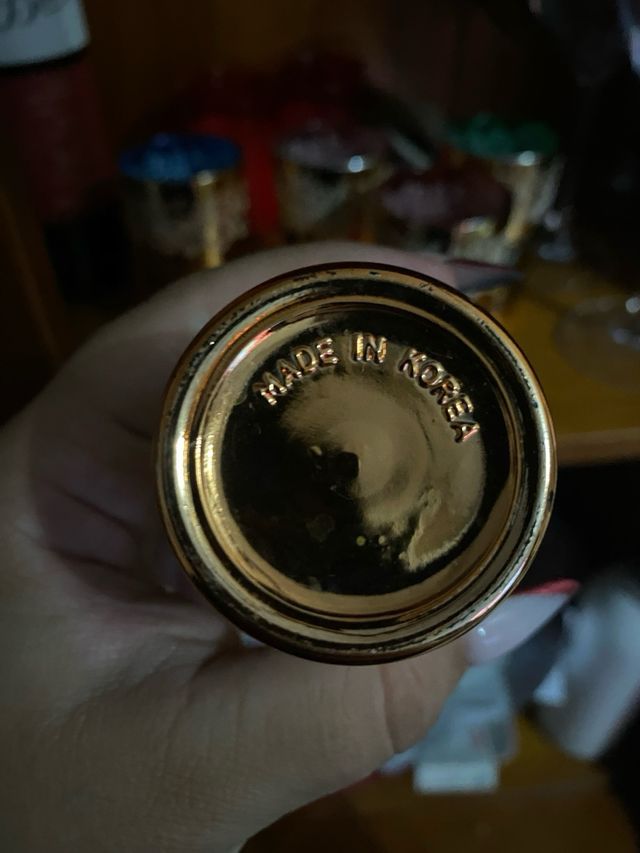 Vasos de cristal dorados y verdes