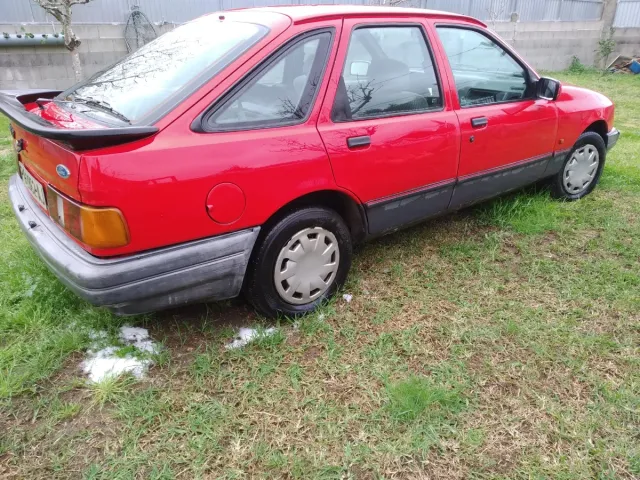 SEAT 600 y FORD SIERRA 2.0